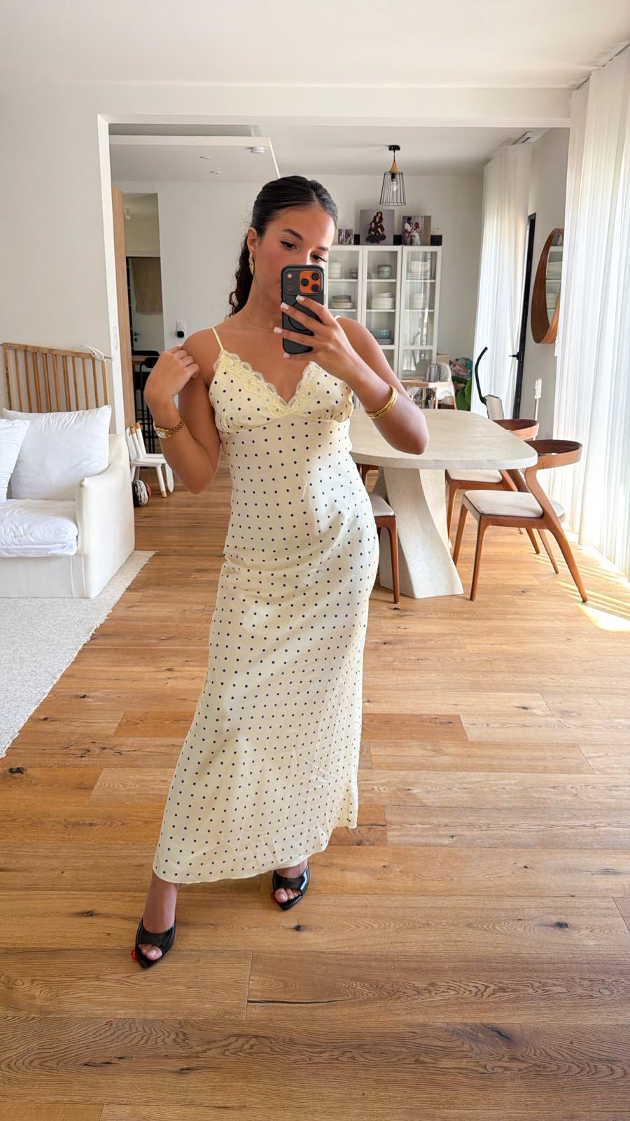 Robe longue à pois jaune