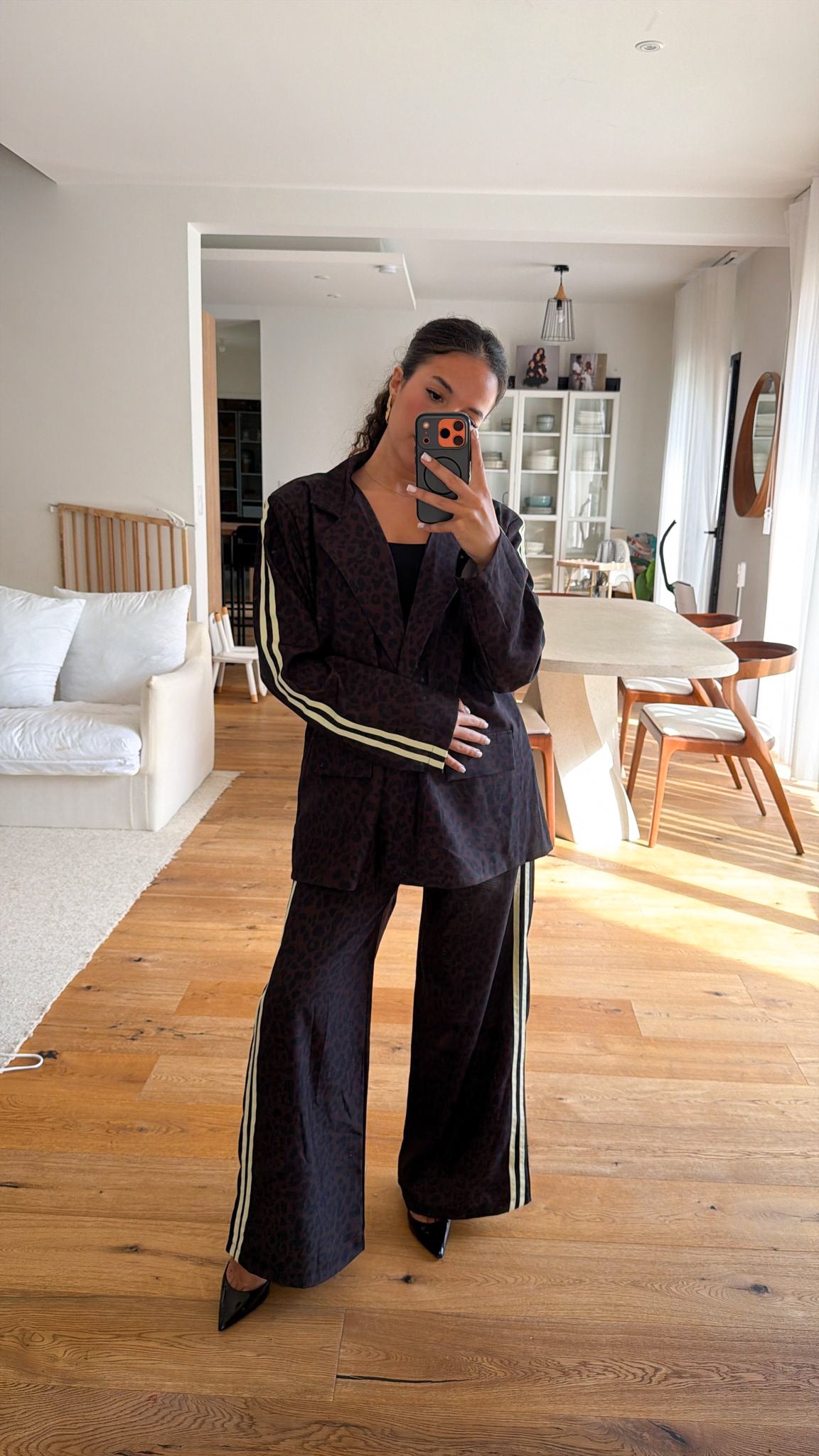 Ensemble tailleur léopard à bande jaune