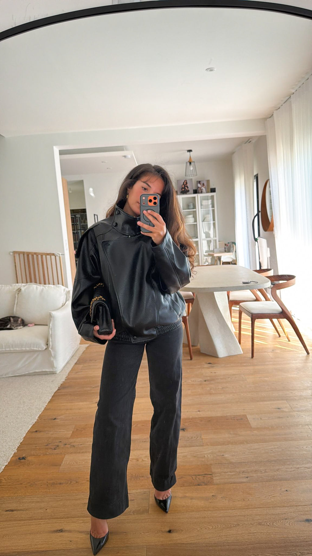Veste à col noir