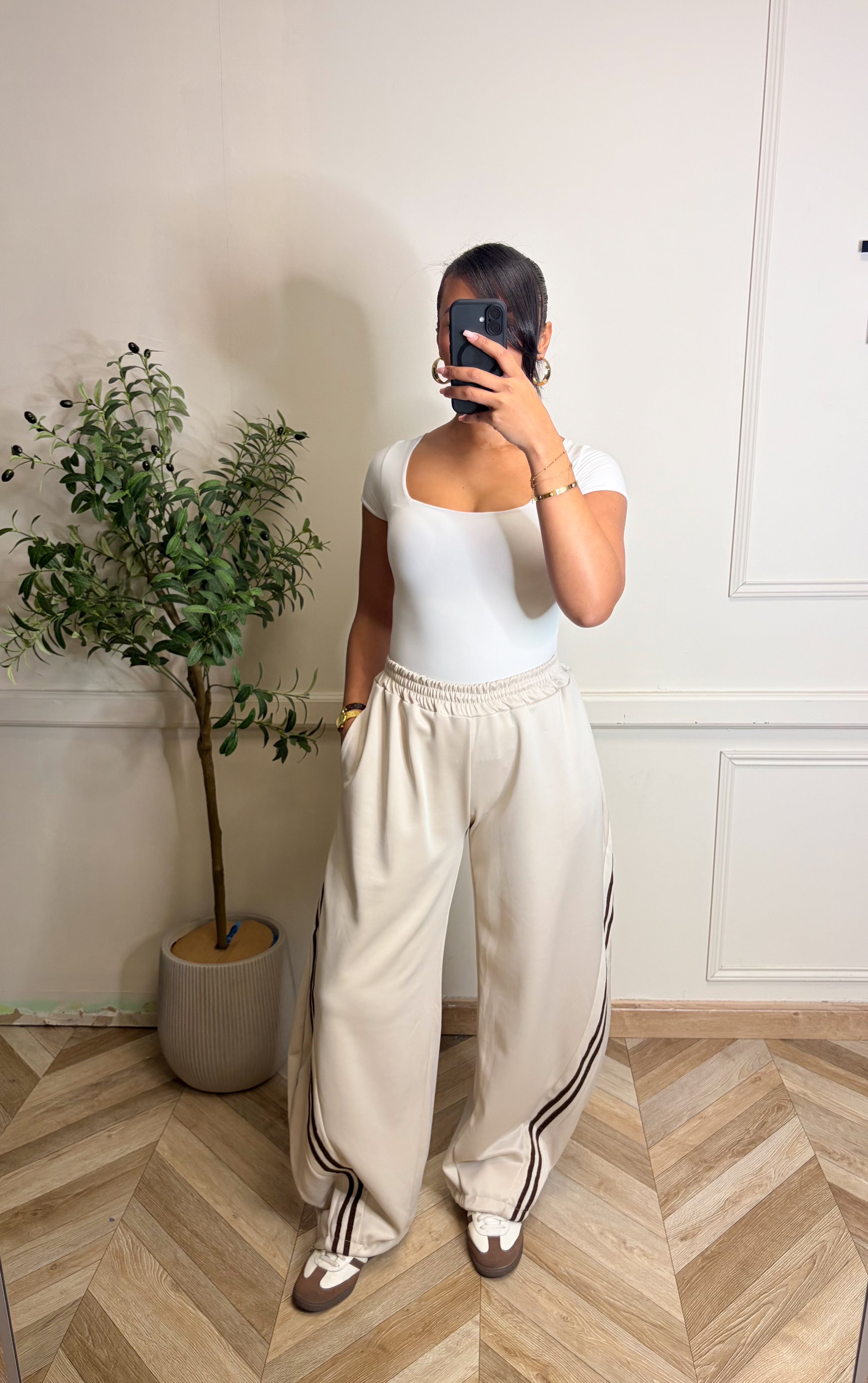 Pantalon jogging beige à bande marron