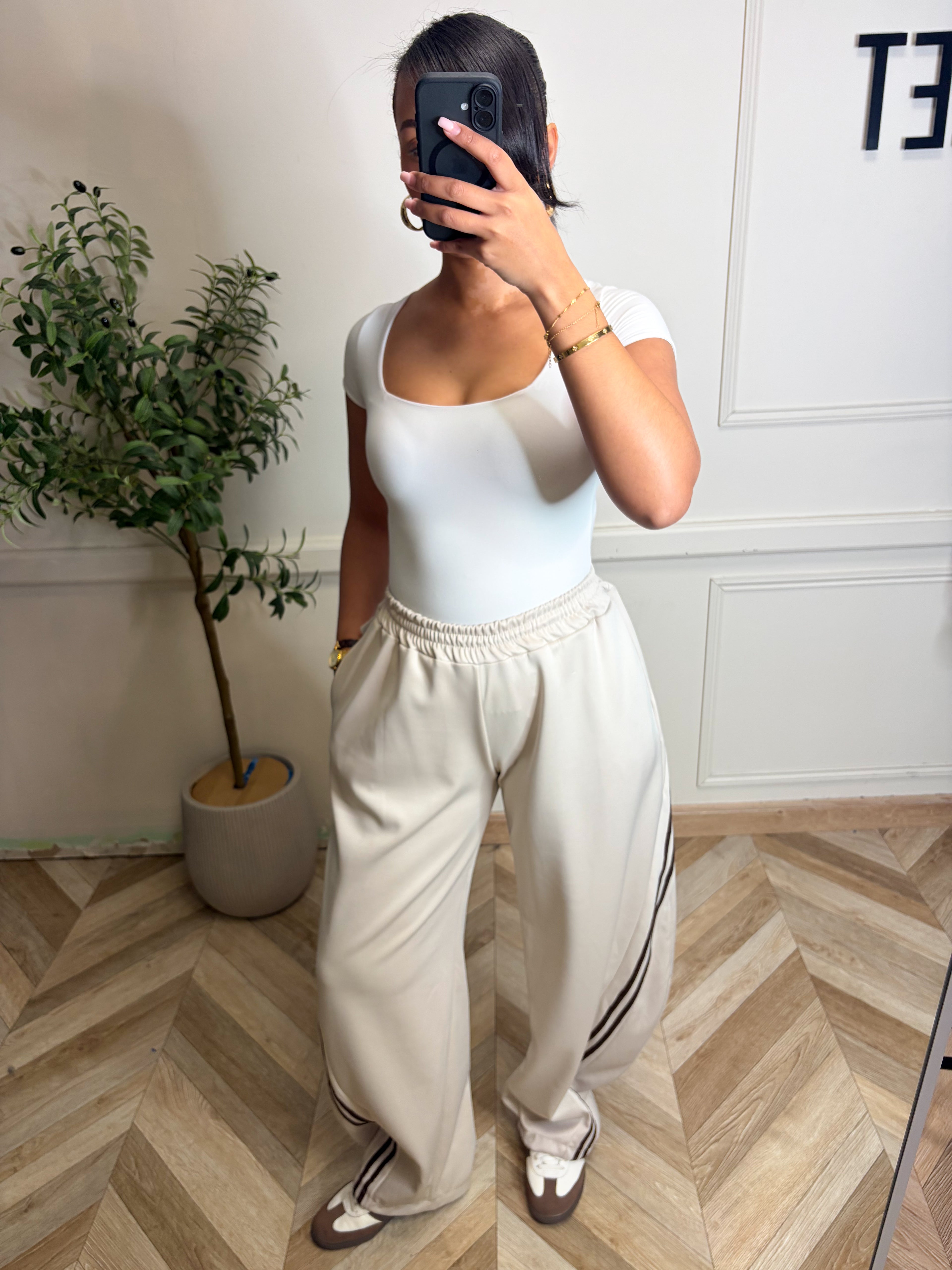 Pantalon jogging beige à bande marron