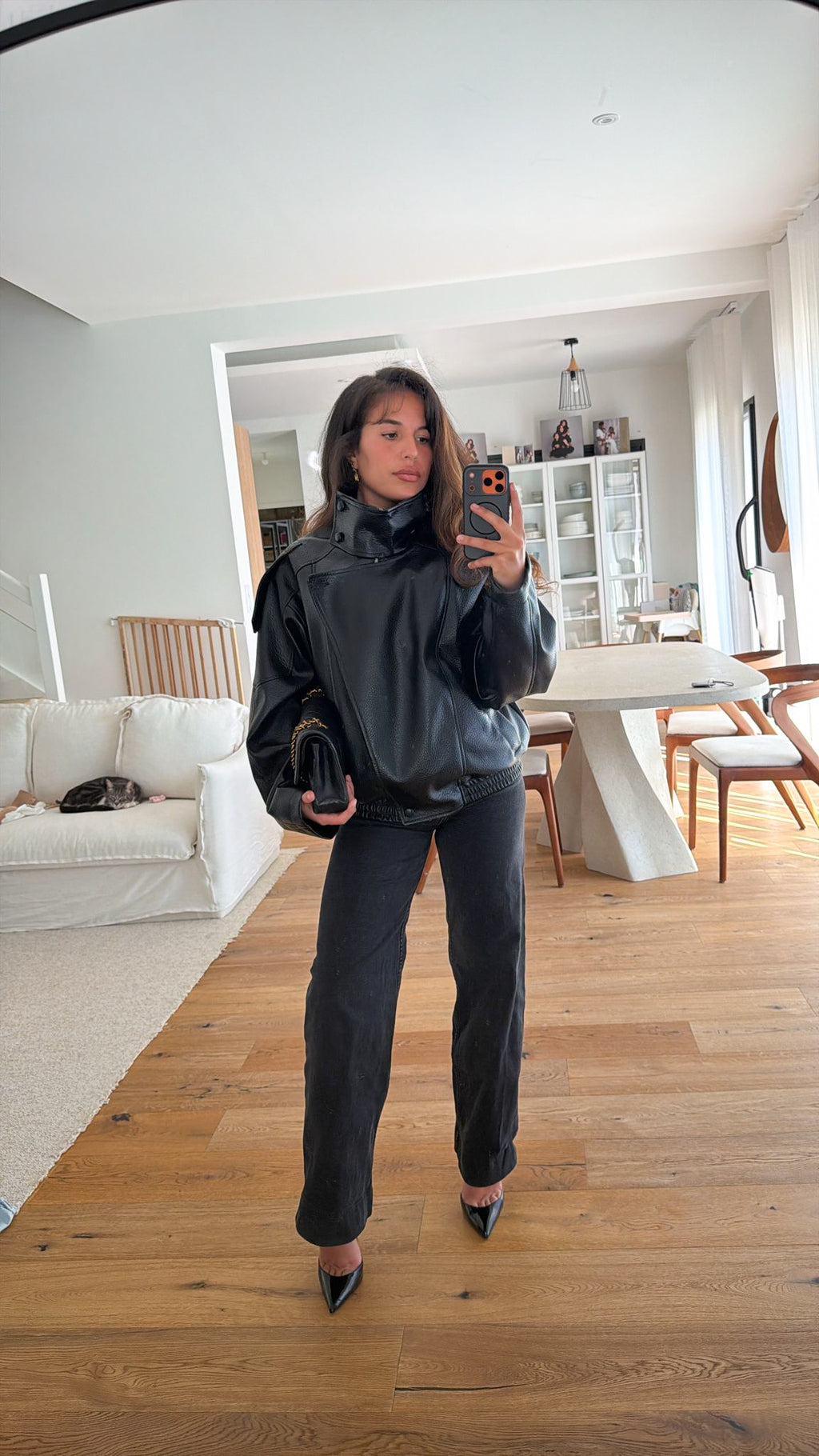 Veste à col noir