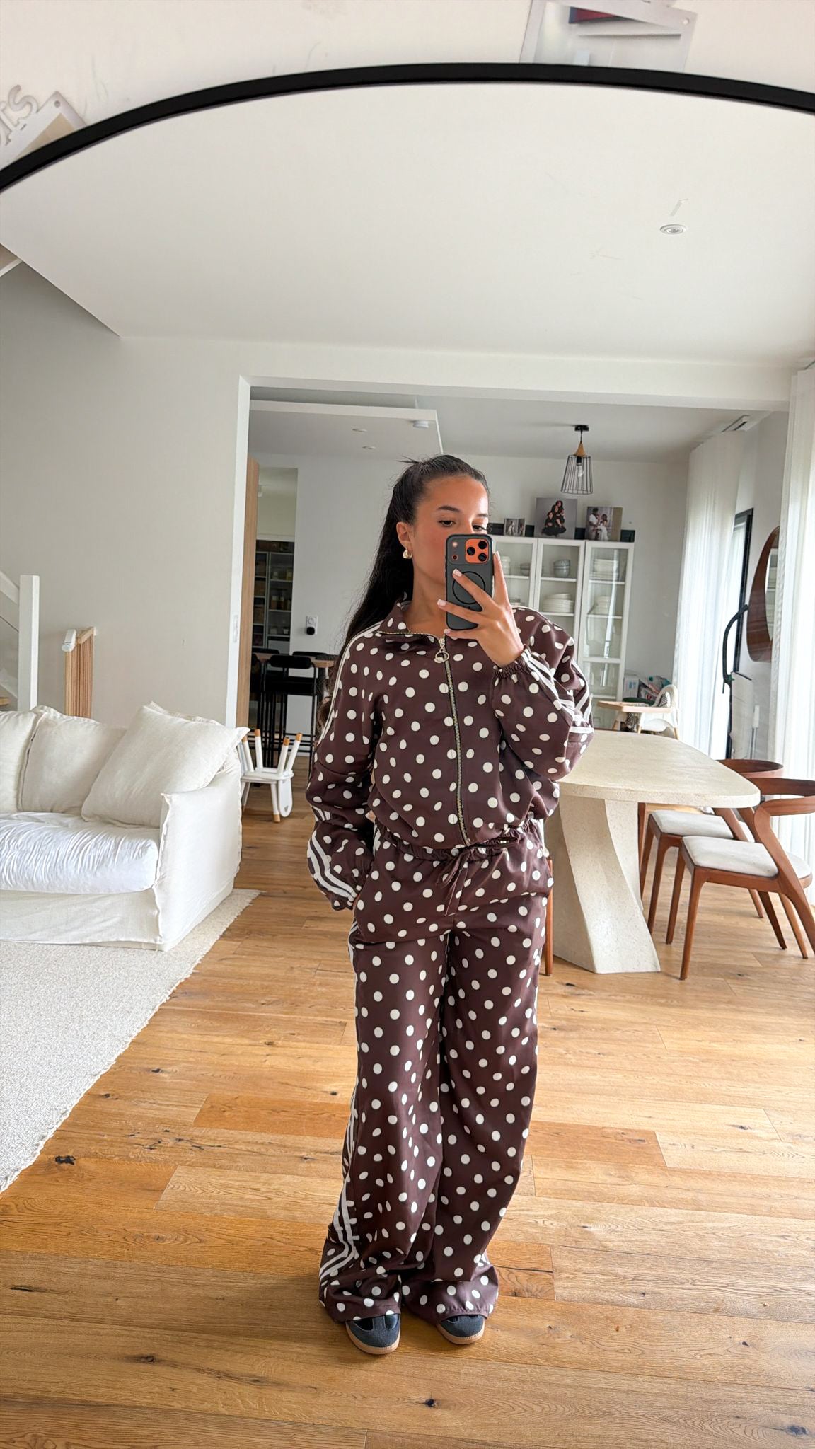 Ensemble à pois marron