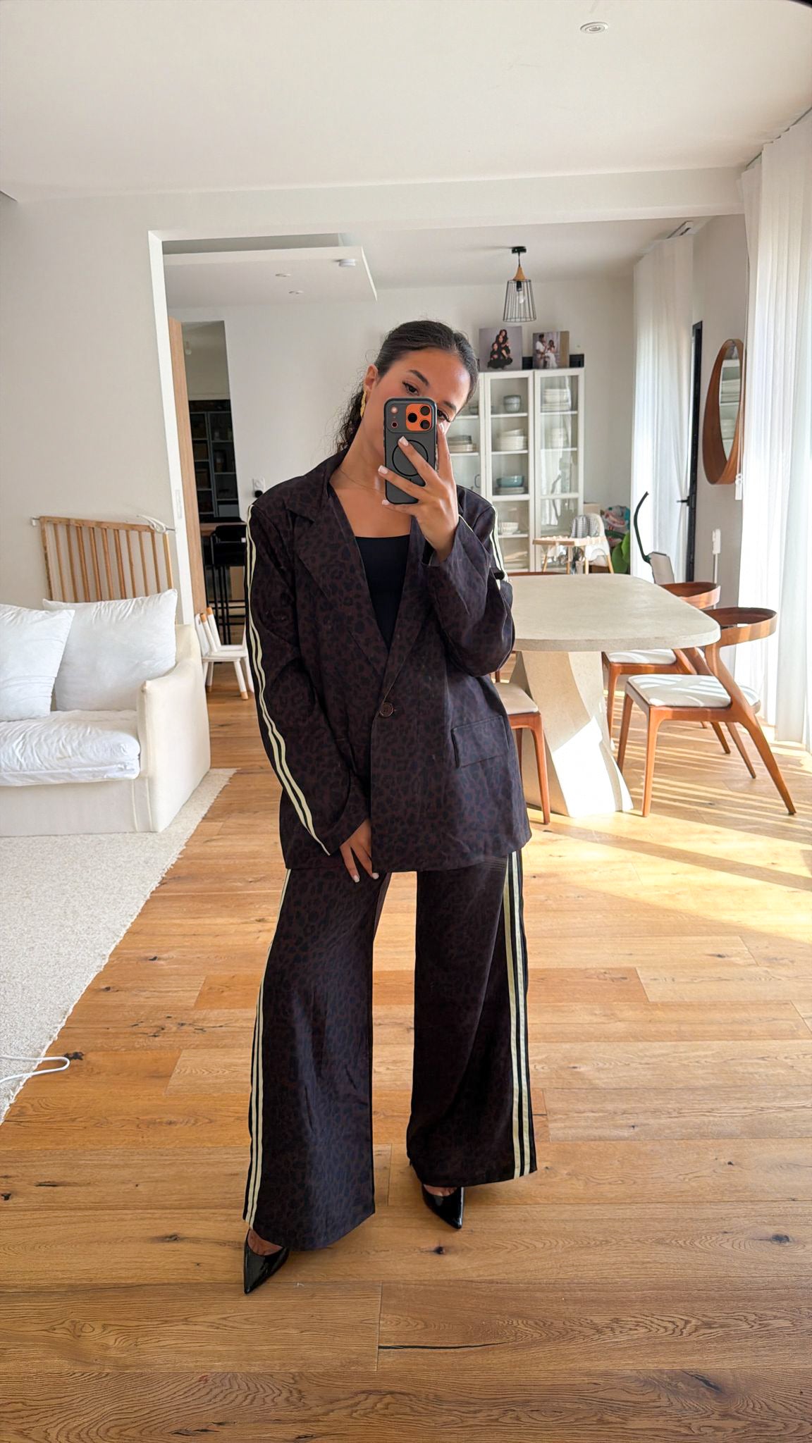 Ensemble tailleur léopard à bande jaune